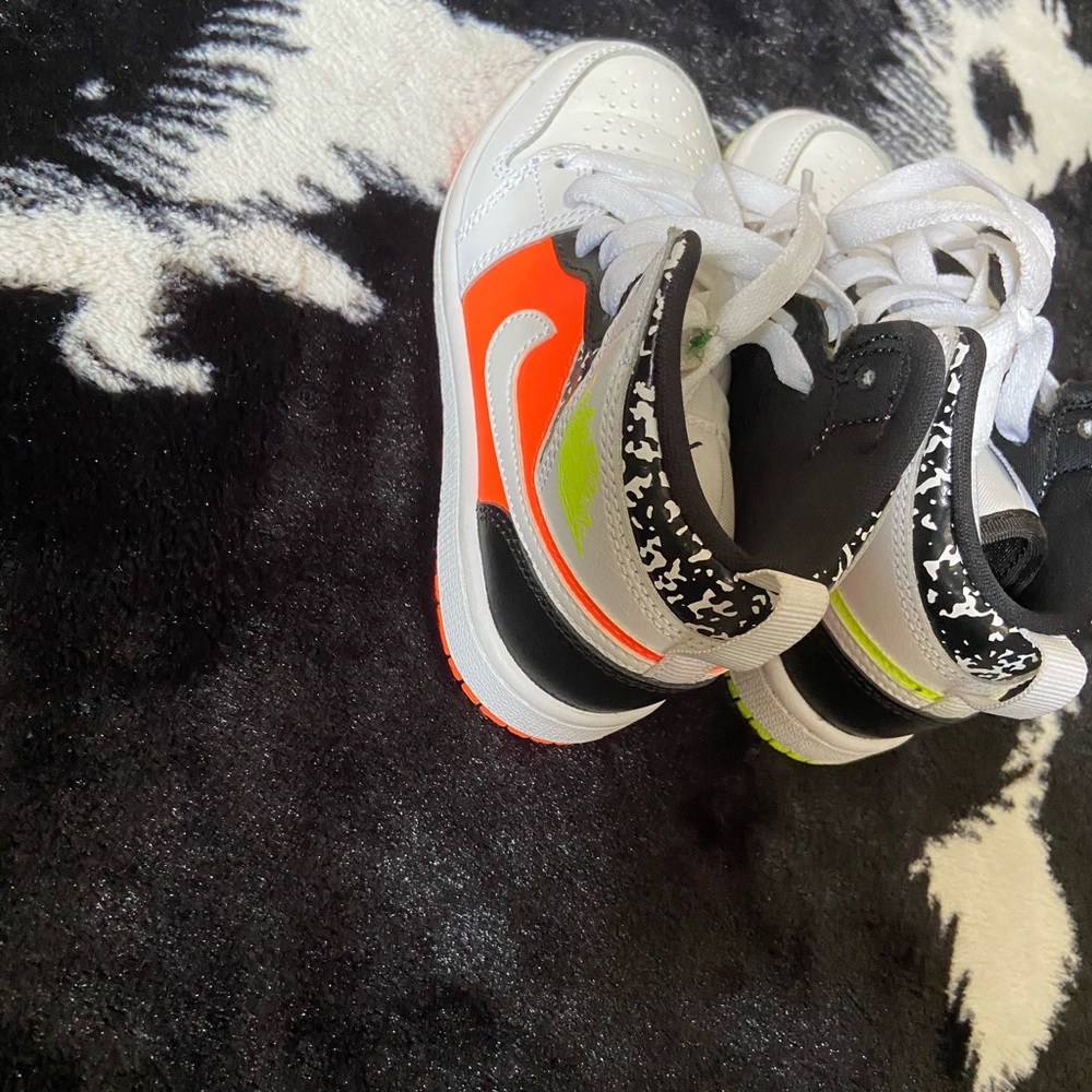 KIDS JORDAN 1 size 11